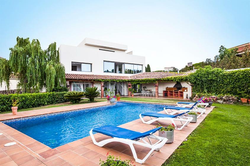 Villa Garriguella Exteriör bild